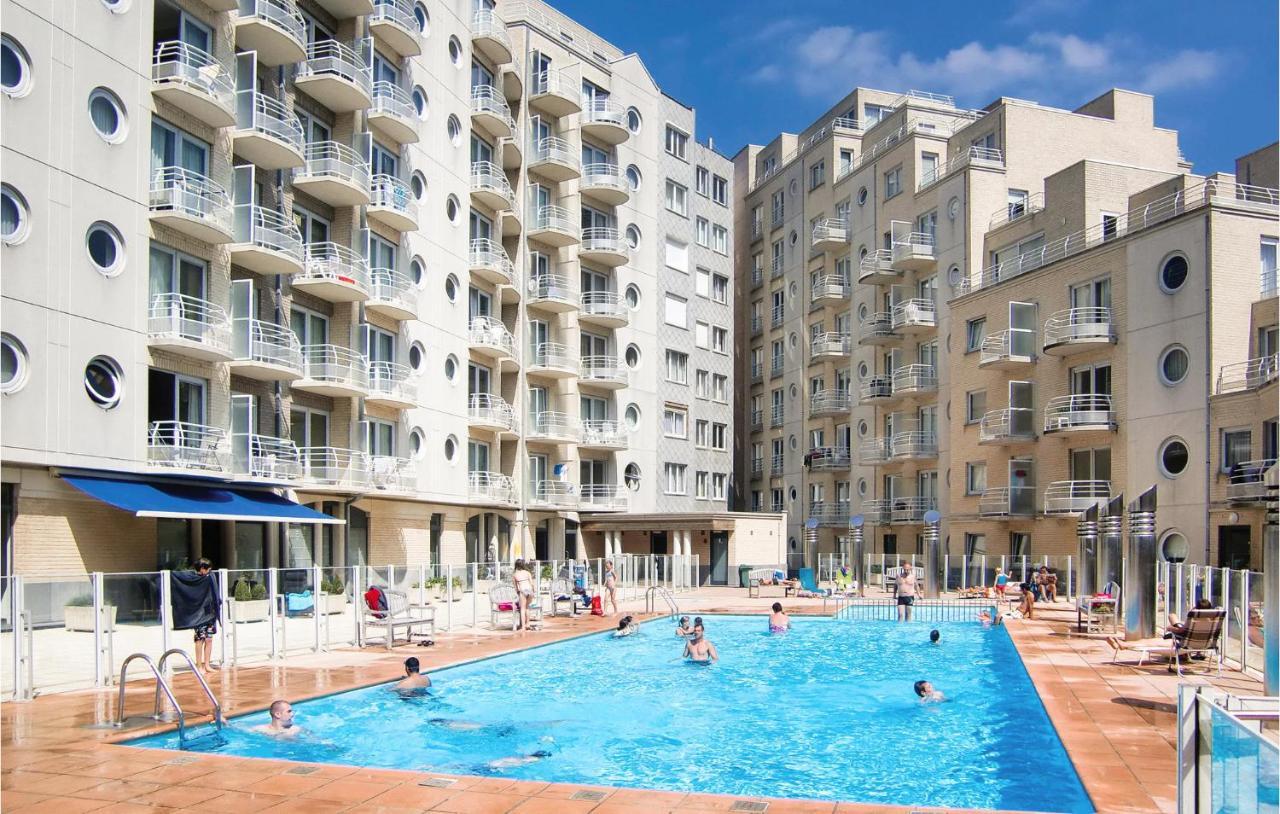 Awesome In With Outdoor Swimming Pool, 2 Bedrooms&wifi Oostende