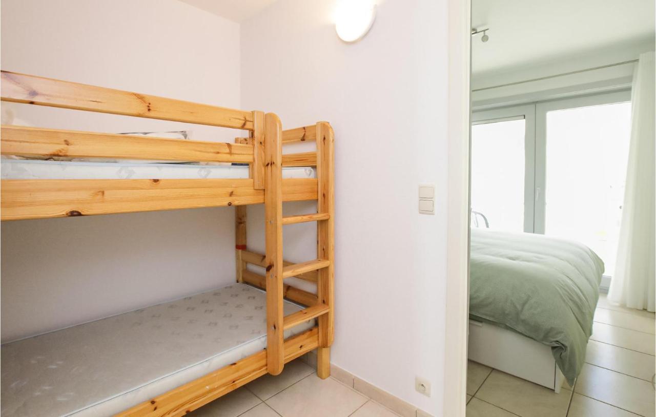 Awesome In With Outdoor Swimming Pool, 2 Bedrooms&wifi * Oostende