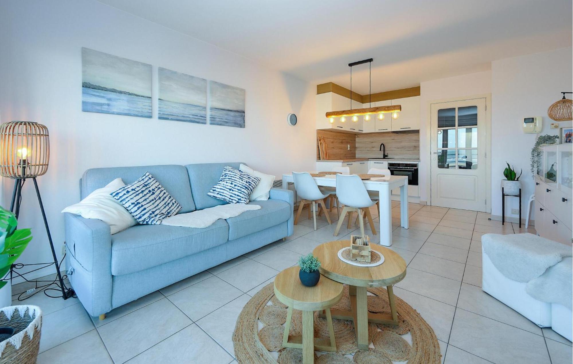 Awesome In With Outdoor Swimming Pool, 2 Bedrooms&wifi * Oostende